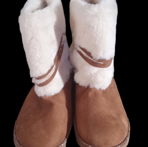 NWOT GirlsSeychelles faux fur and leather boots - Picture 5 of 5